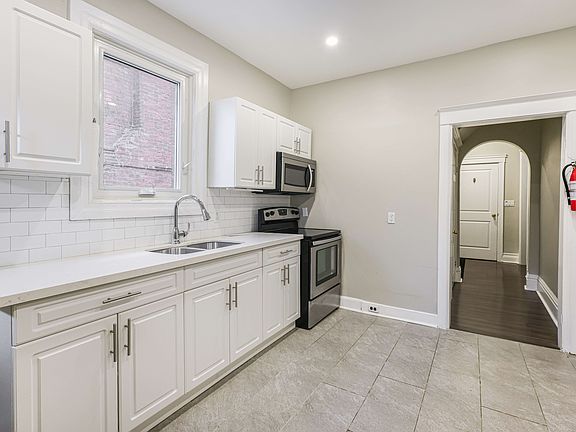 4th image of 24 Holton Ave S #1
