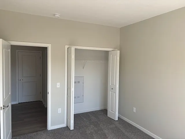 Lakeview Apartments — Photo 10
