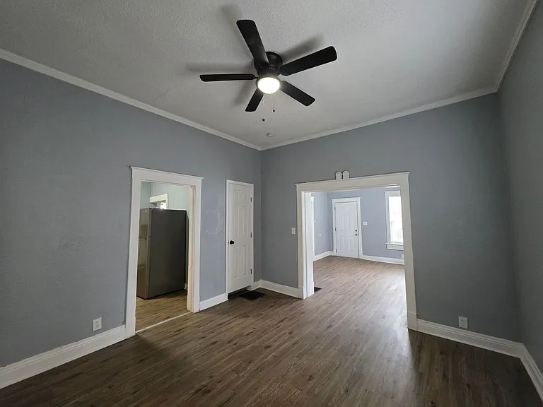 2534 Norton Ave — Photo 6