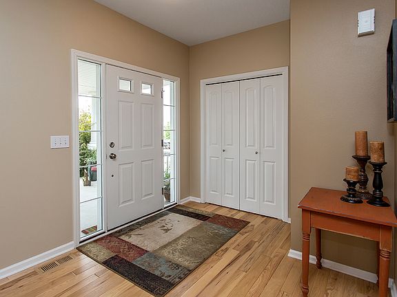 3rd image of 6810 Aubrey Ct