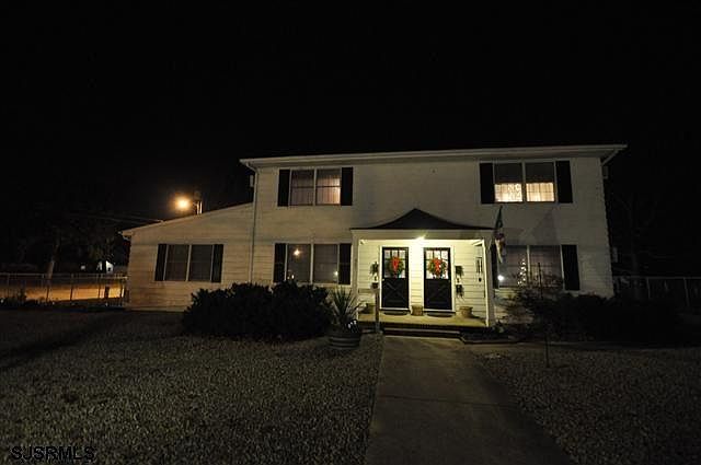 2nd image of 301 Fulton St