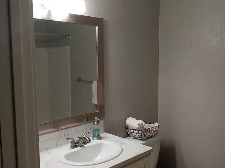 Pointe West Apartments — Photo 22