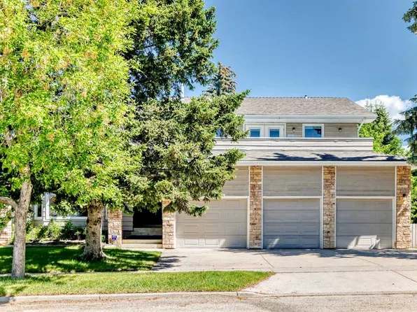 1912 Palliser Dr SW, Calgary, AB T2V 4C5