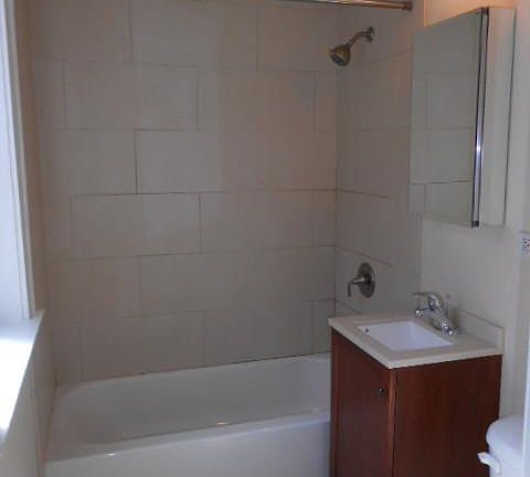 5th image of 4727 N Leavitt St #1J