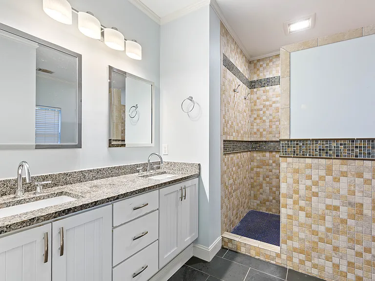 732 Lawton Harbor Dr — Photo 27