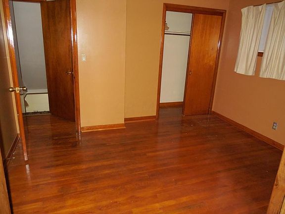 5th image of 4194 Mayflower Blvd
