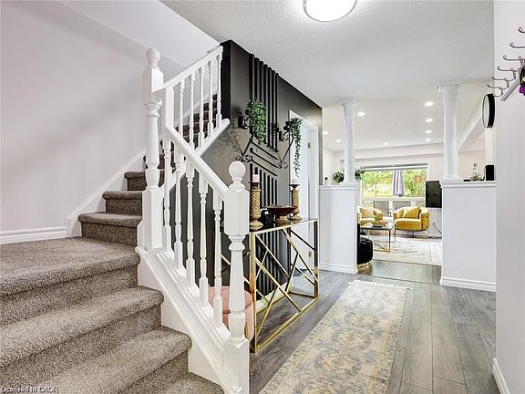 5th image of 209 Briarmeadow Dr