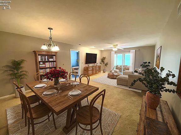 2nd image of 5 W Teakwood Ct