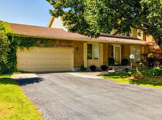 87 Beechfern Dr, Ottawa, ON K2S 1E3