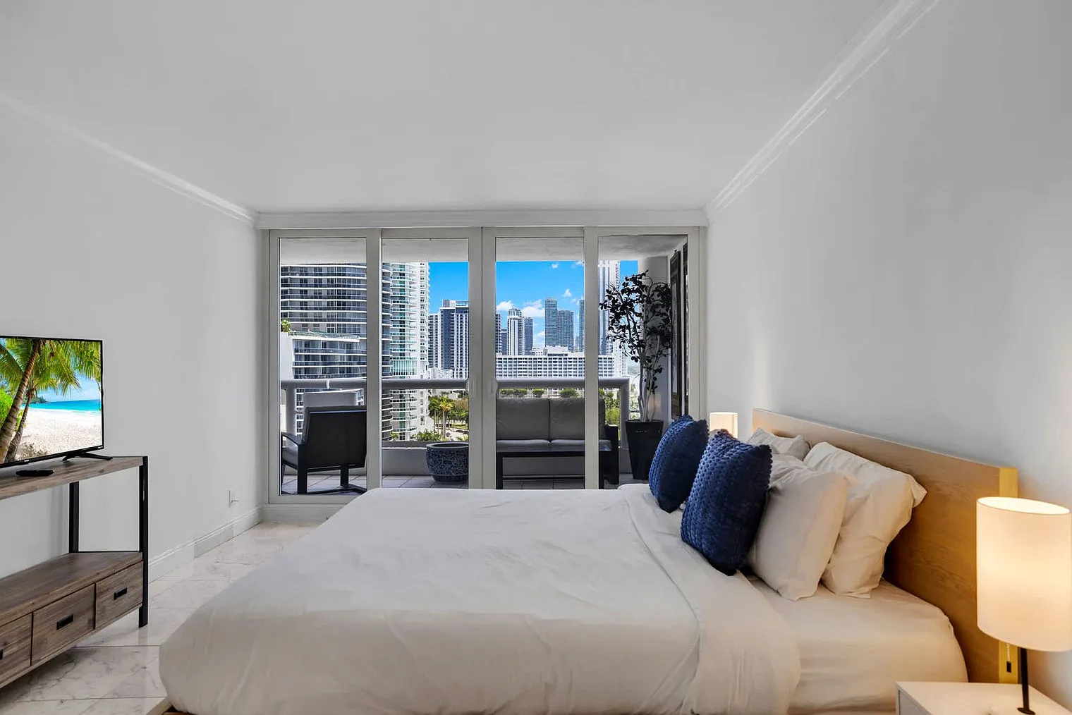 1 bed, 1.0 bath, $5,362 — Photo 2
