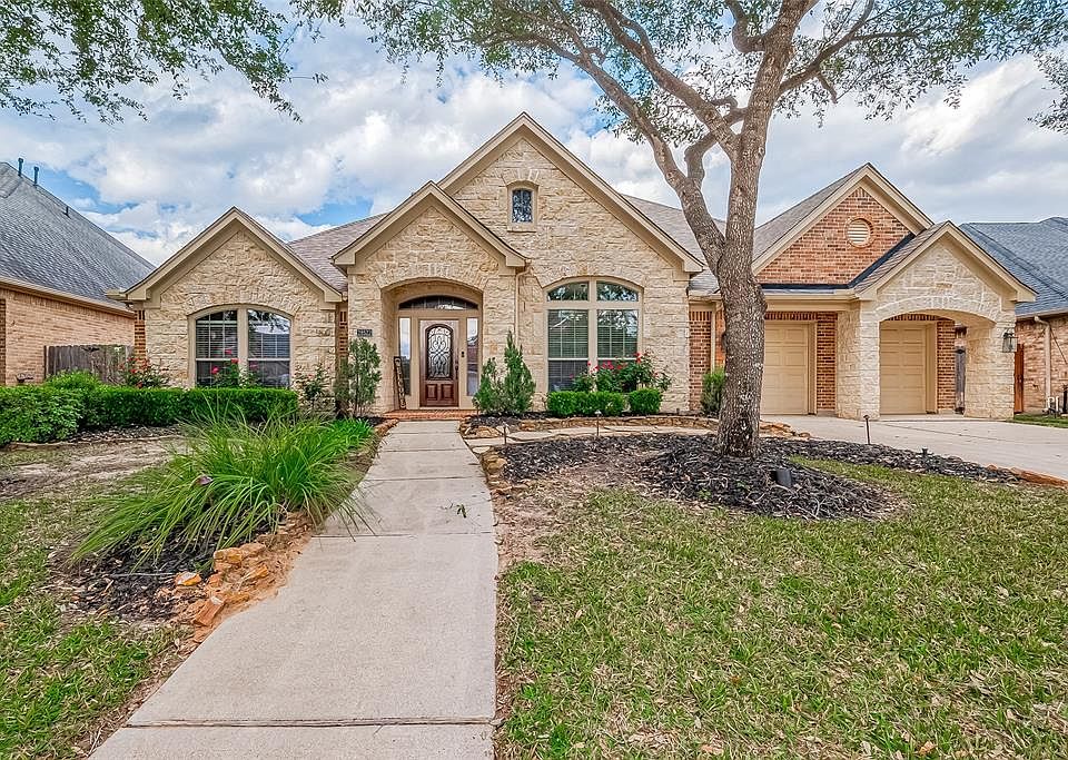 1st image of 28522 Ravens Prairie Dr