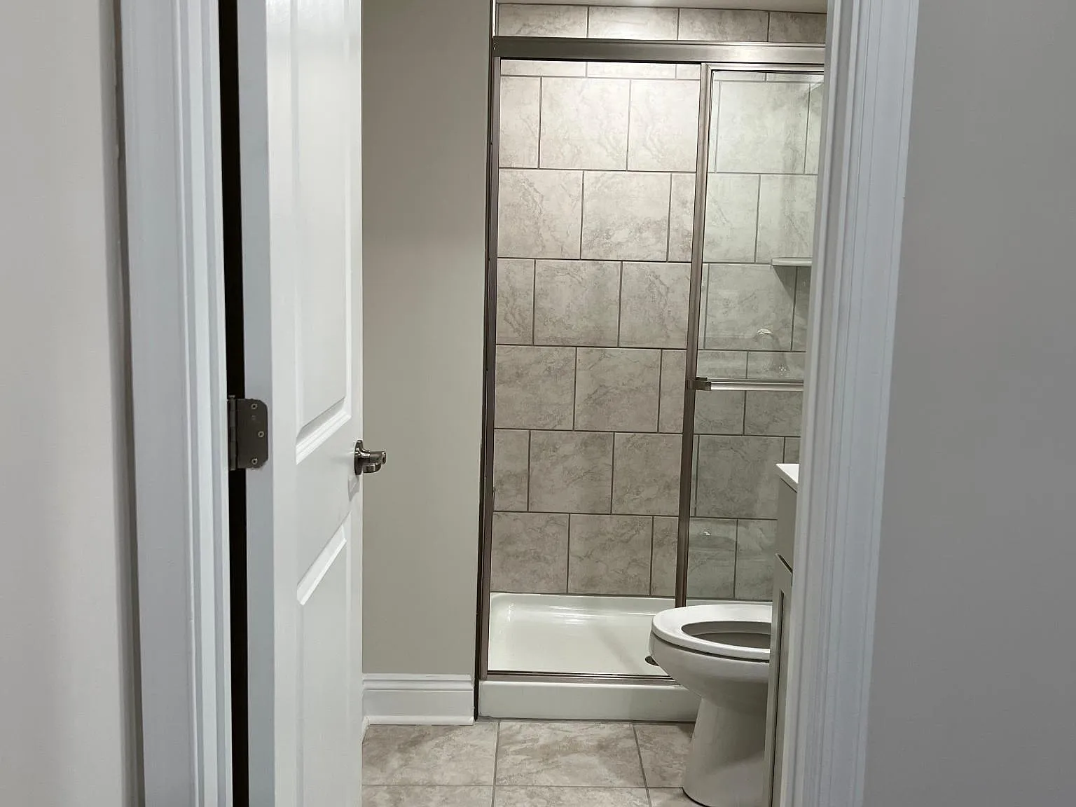 3 bed, 3.5 bath, 2371 sqft, $2,600 — Photo 4