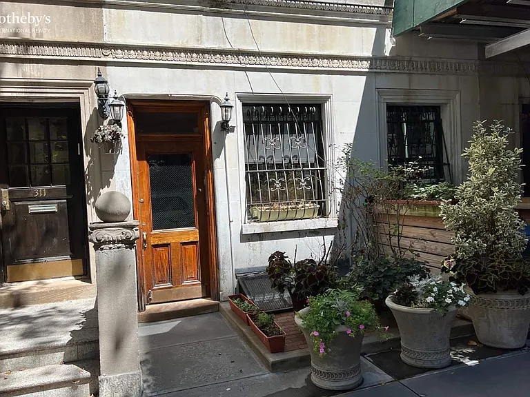 309 W 71st St #3A — Photo 6