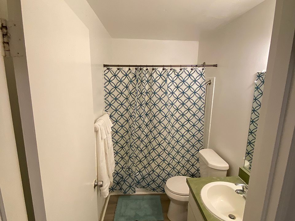 *Pictures are for a different unit until current unit pictures are available. Unit is not furnished.*