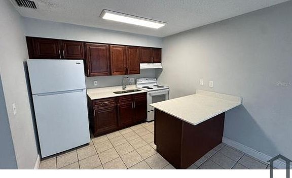 4th image of 2920 SE 50th Ct #B