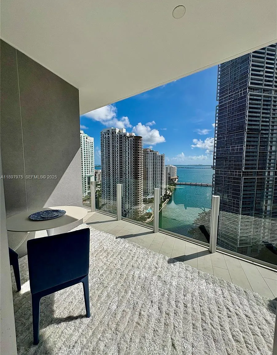 2 bed, 1317 sqft, $17,500 — Photo 4