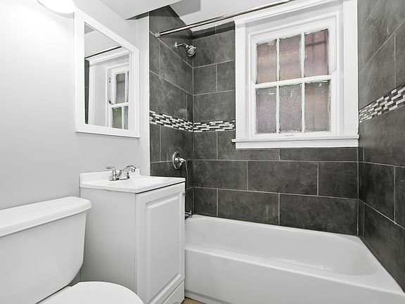 2nd image of 5019 S Drexel Blvd Bsmt B