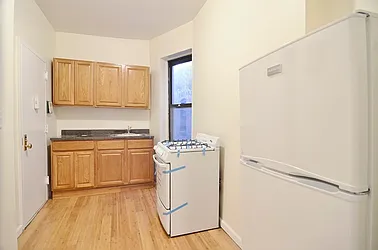 Rented by Park Property Advisors