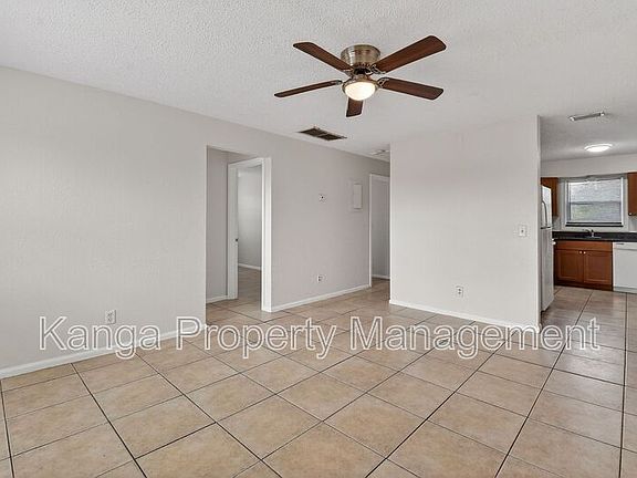 4th image of 1618 W 26th Ct APT D