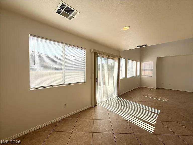 990 Cantabria Heights Ave — Photo 8