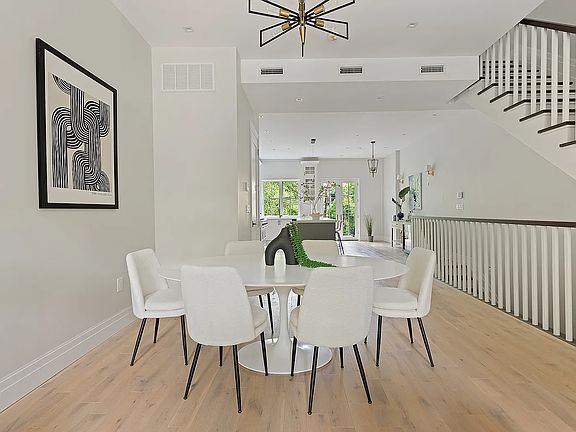 3rd image of 281 Jefferson Ave