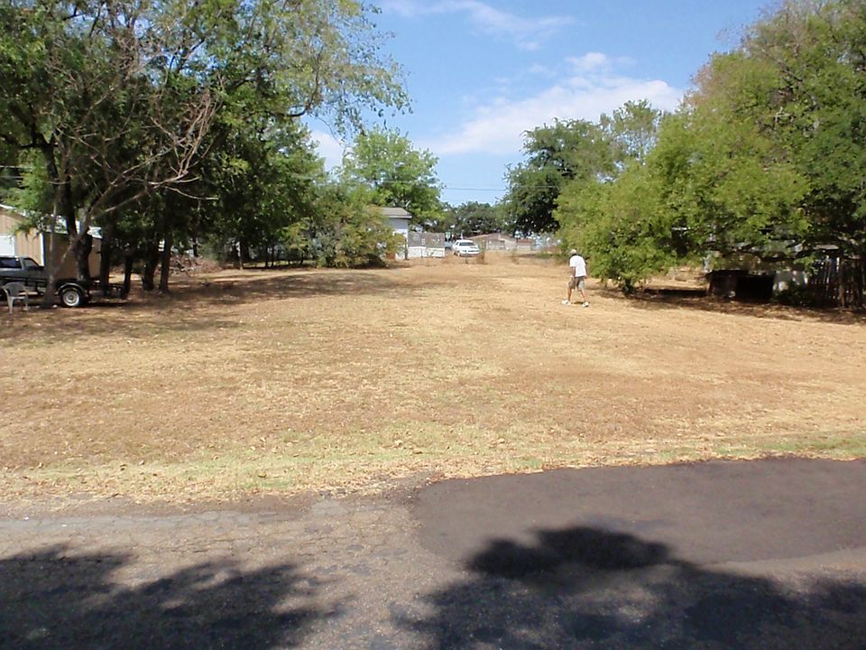 2nd image of 215 Maple Valley