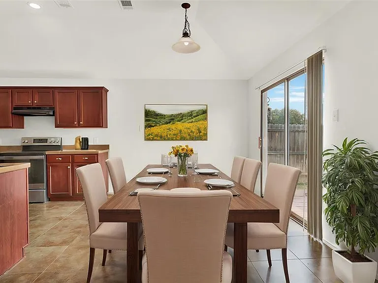 4204 Enchanted Rock Ln — Photo 4