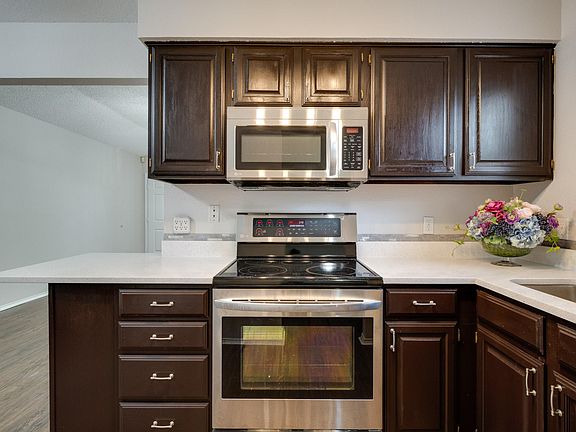 4th image of 508 Mockingbird Dr