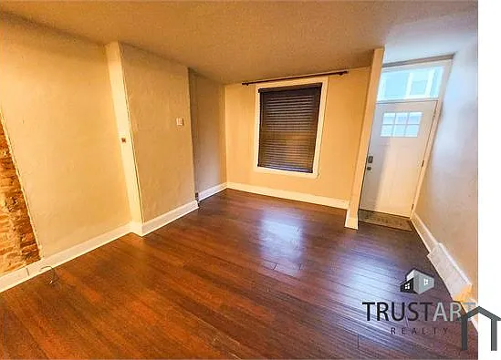 3885 Manor St — Photo 17