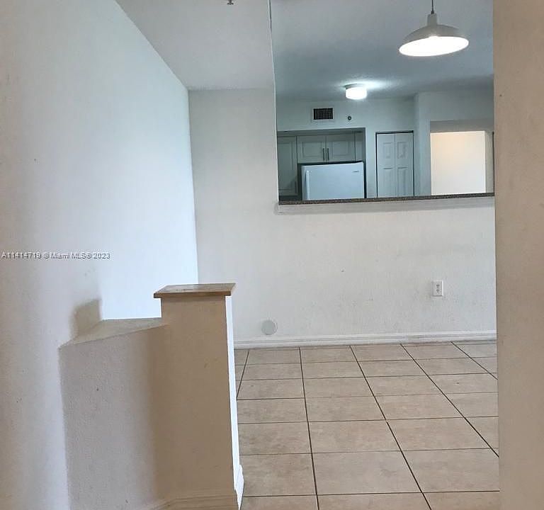 1st image of 13770 NE 3rd Ct APT 305