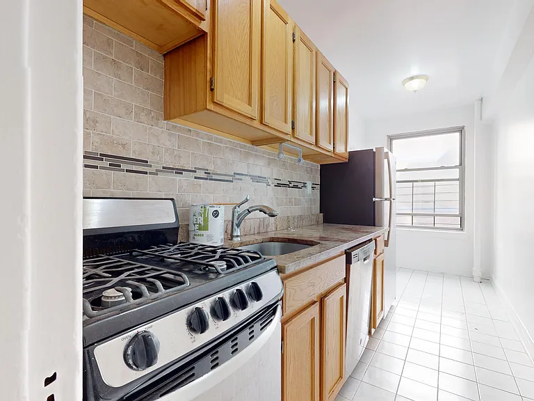 301 E 38th St #15J — Photo 13