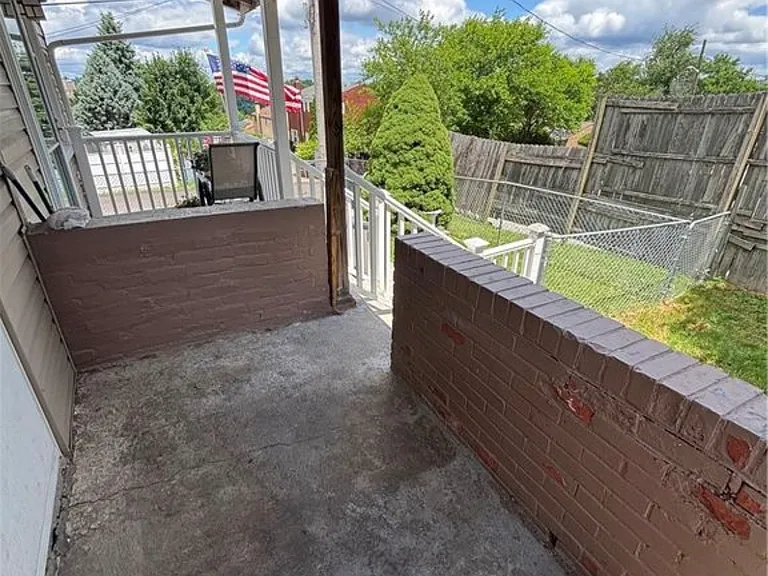 4243 Gladstone St — Photo 13