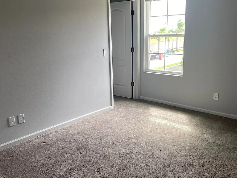 684 Carlsbad Dr — Photo 25