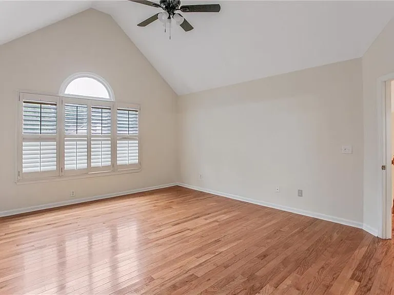 16 Ancient Oak Ct NE — Photo 36