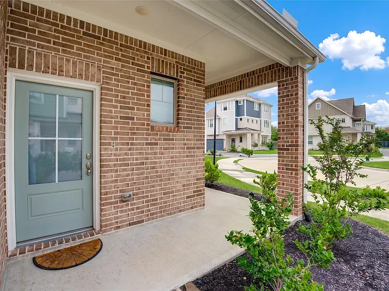 18815 River Overlook Ct — Photo 3