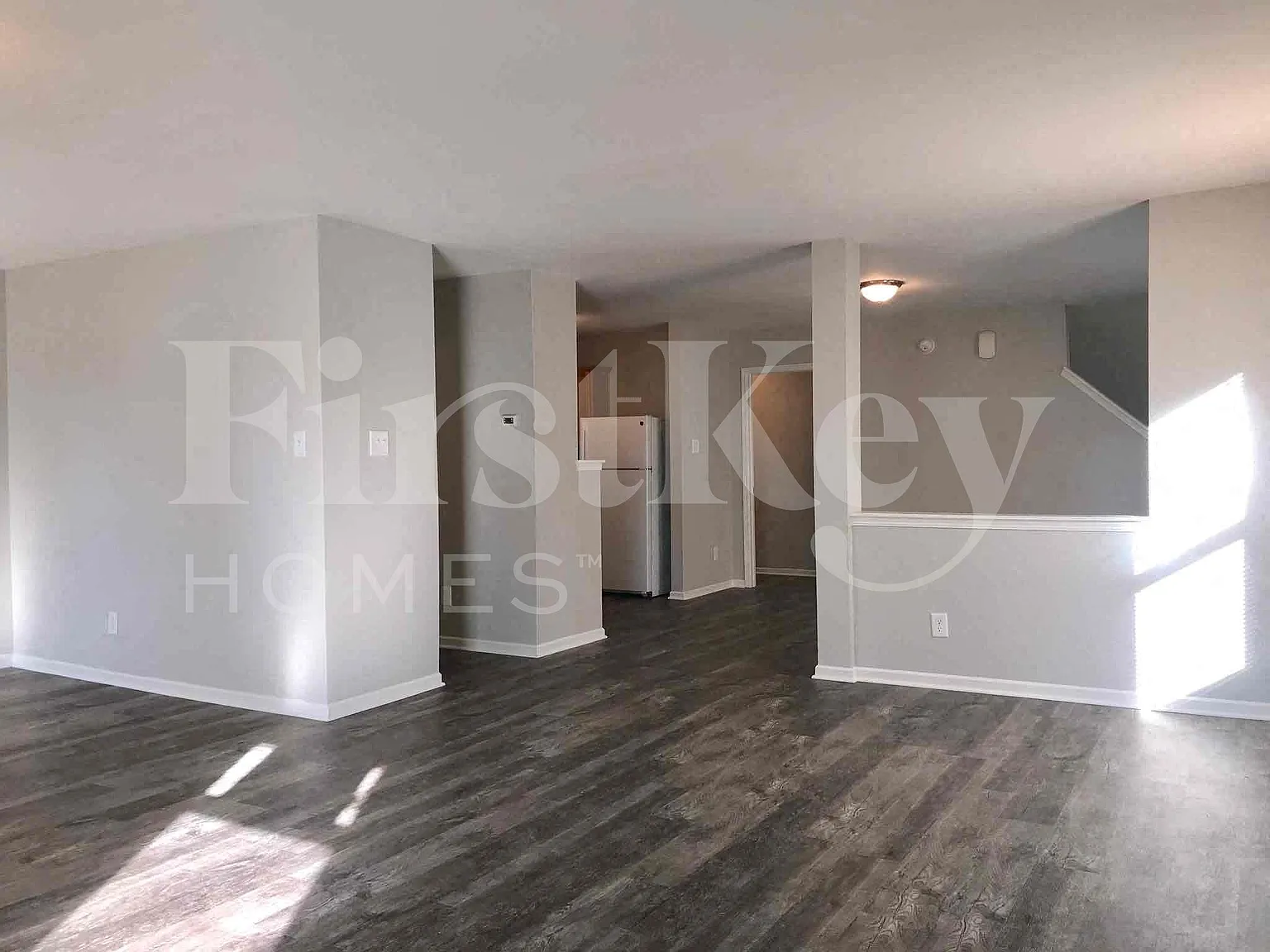 3 bed, 2.5 bath, 2181 sqft, $1,905 — Photo 2