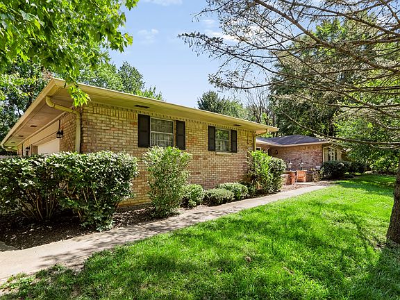 4th image of 930 Mellowood Dr