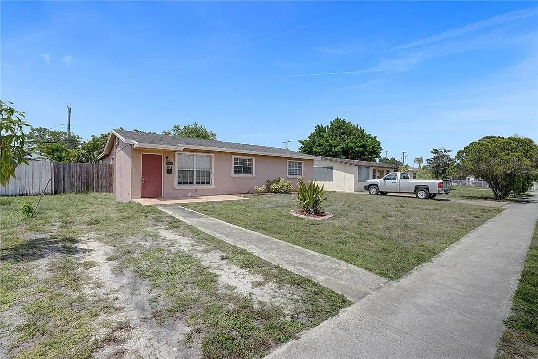 3 bed, 2.0 bath, 1189 sqft, $2,750 — Photo 3