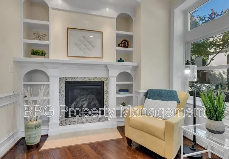 901 N Carolina Ave SE #2 — Photo 4
