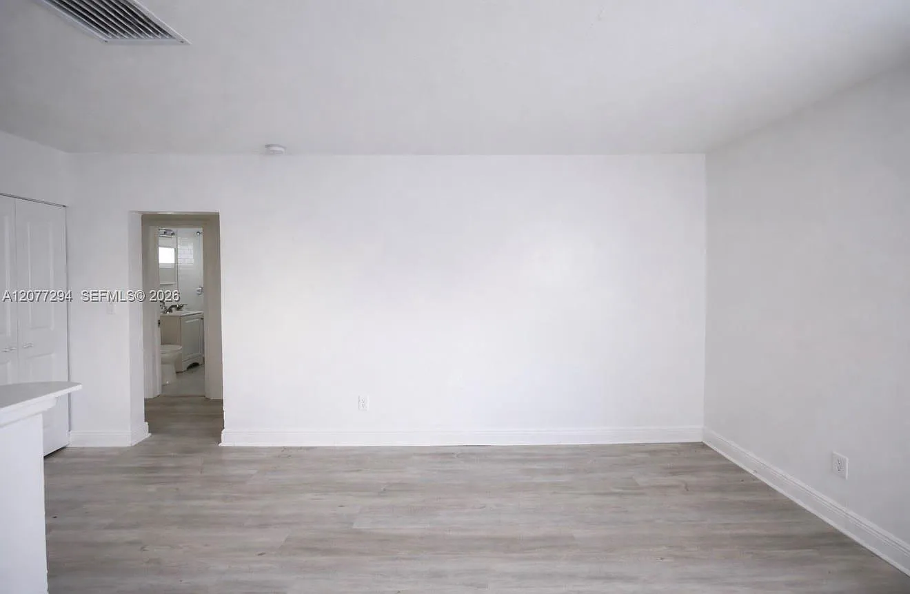 Shorecrest — Photo 3