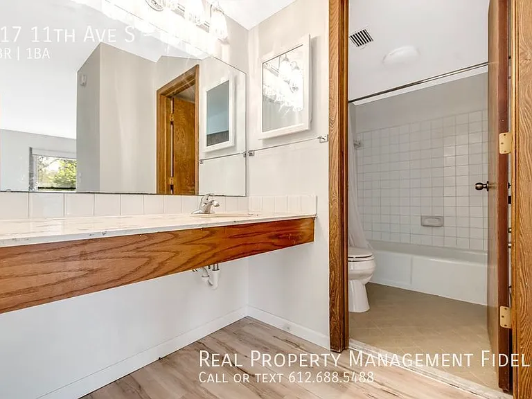 917 11th Ave S #5 — Photo 10