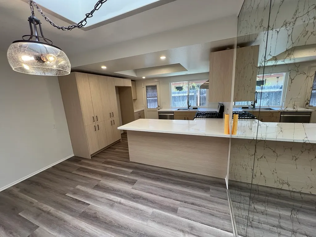 3 bed, 1200 sqft, $3,600 — Photo 3