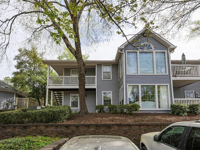 402 Olde Mill Ln — Photo 3