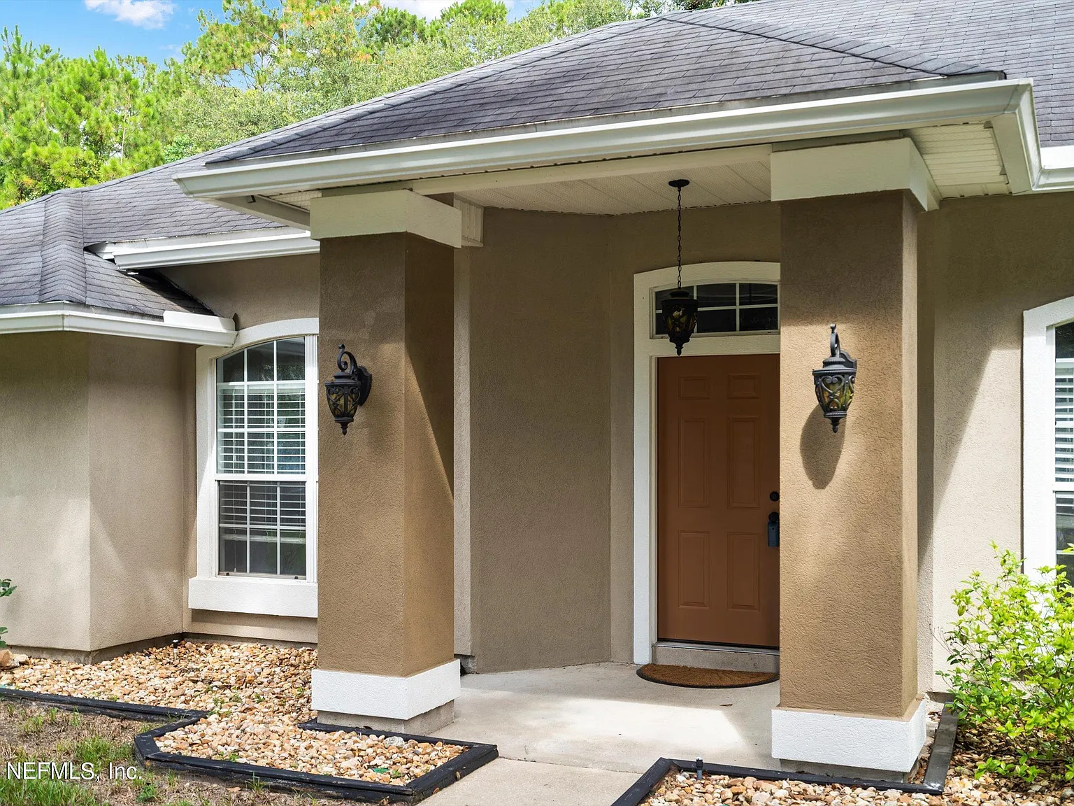 4 bed, 2.0 bath, 1967 sqft, $2,400 — Photo 4