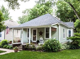 32 W Jackson Rd, Saint Louis, MO 63119