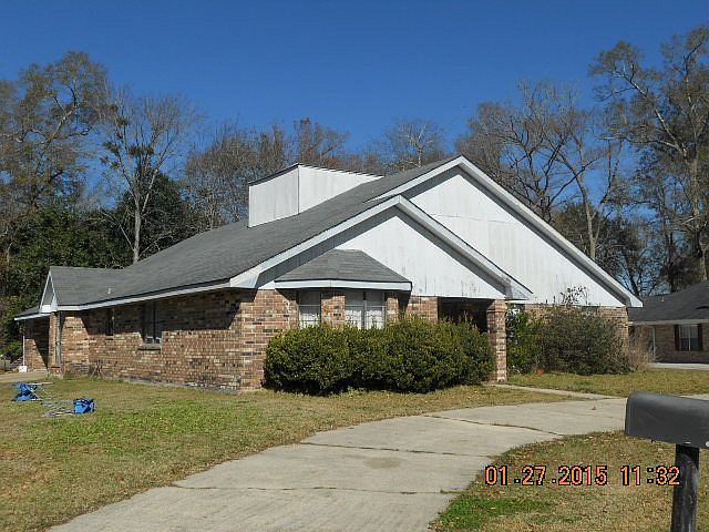 1st image of 301 Lake Crescent Cir