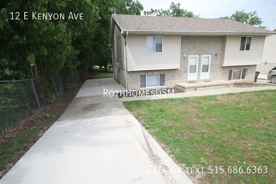 3 Bedroom 1.5 Bath Duplex with lots of room. Much New — Photo 1