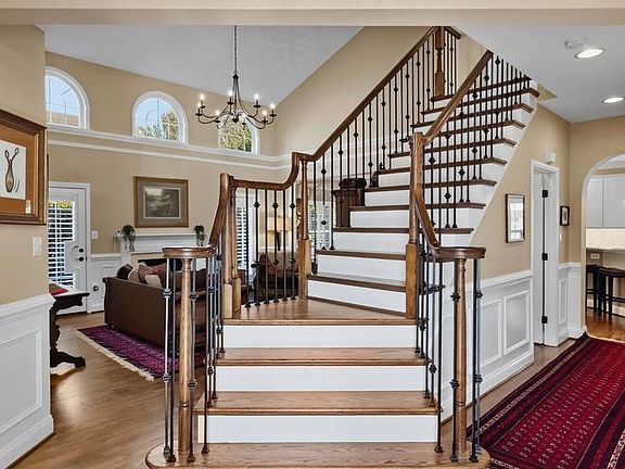 4th image of 2656 Brook Valley Rd