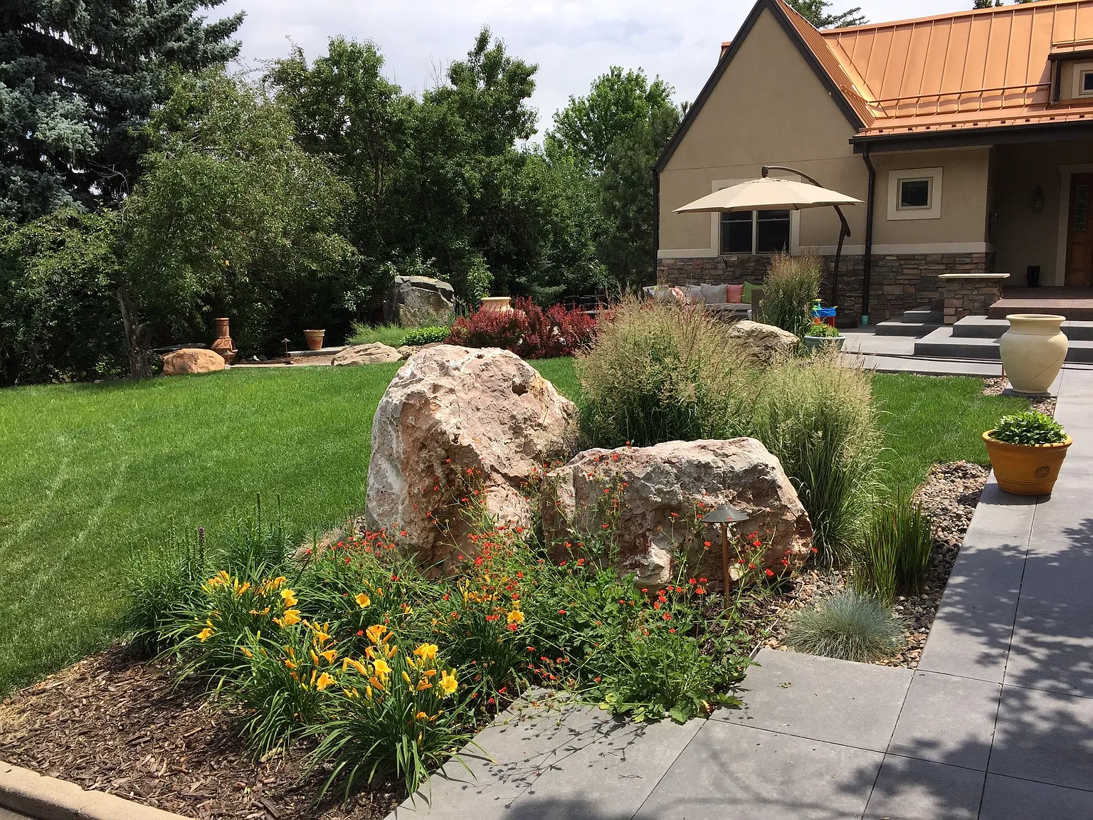 742 Lincoln Pl — Photo 3