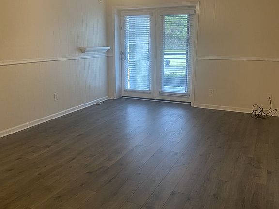 5th image of 1045 E 10th St APT 106